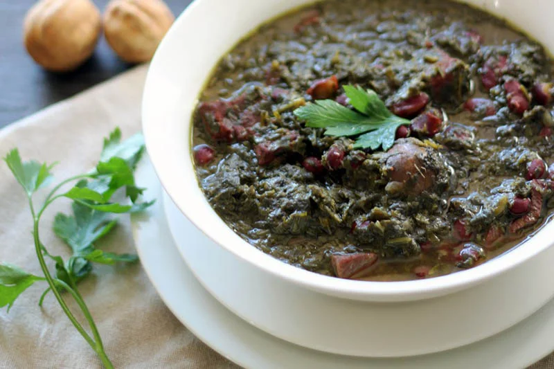 10 ترفند طلایی در طرز تهیه و روش سرخ کردن سبزی قرمه سبزی 2 روش سرخ کردن سبزی قرمه سبزی در منزل