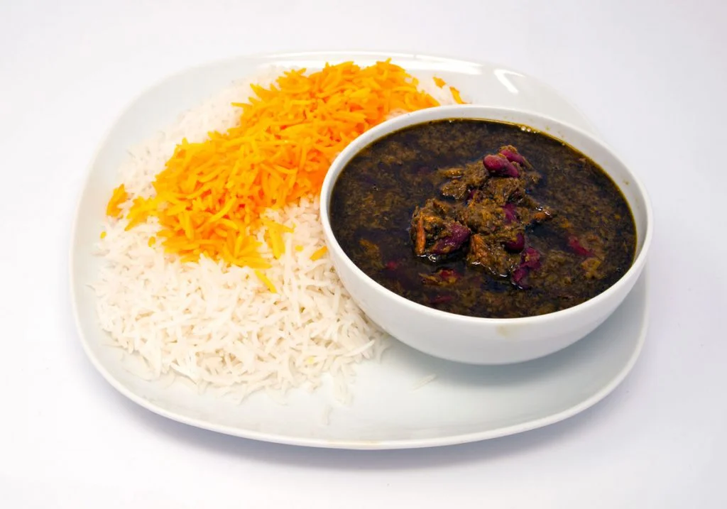 10 ترفند طلایی در طرز تهیه و روش سرخ کردن سبزی قرمه سبزی