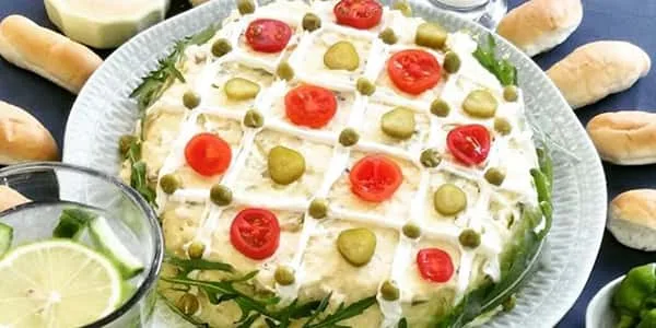 سلطة الزيتون مع الدجاج