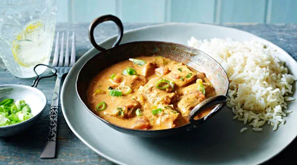 Receta de estofado de pollo indio con yogur 