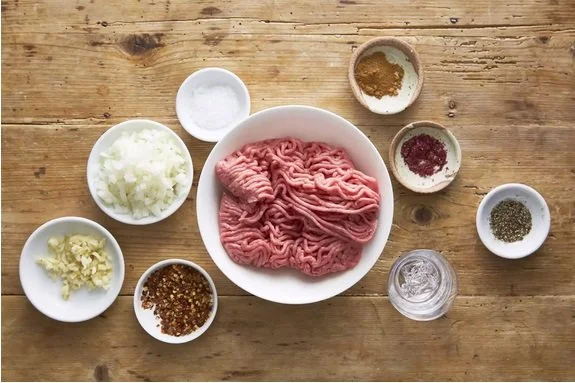 مرحله اول طرز تهیه آدانا کباب