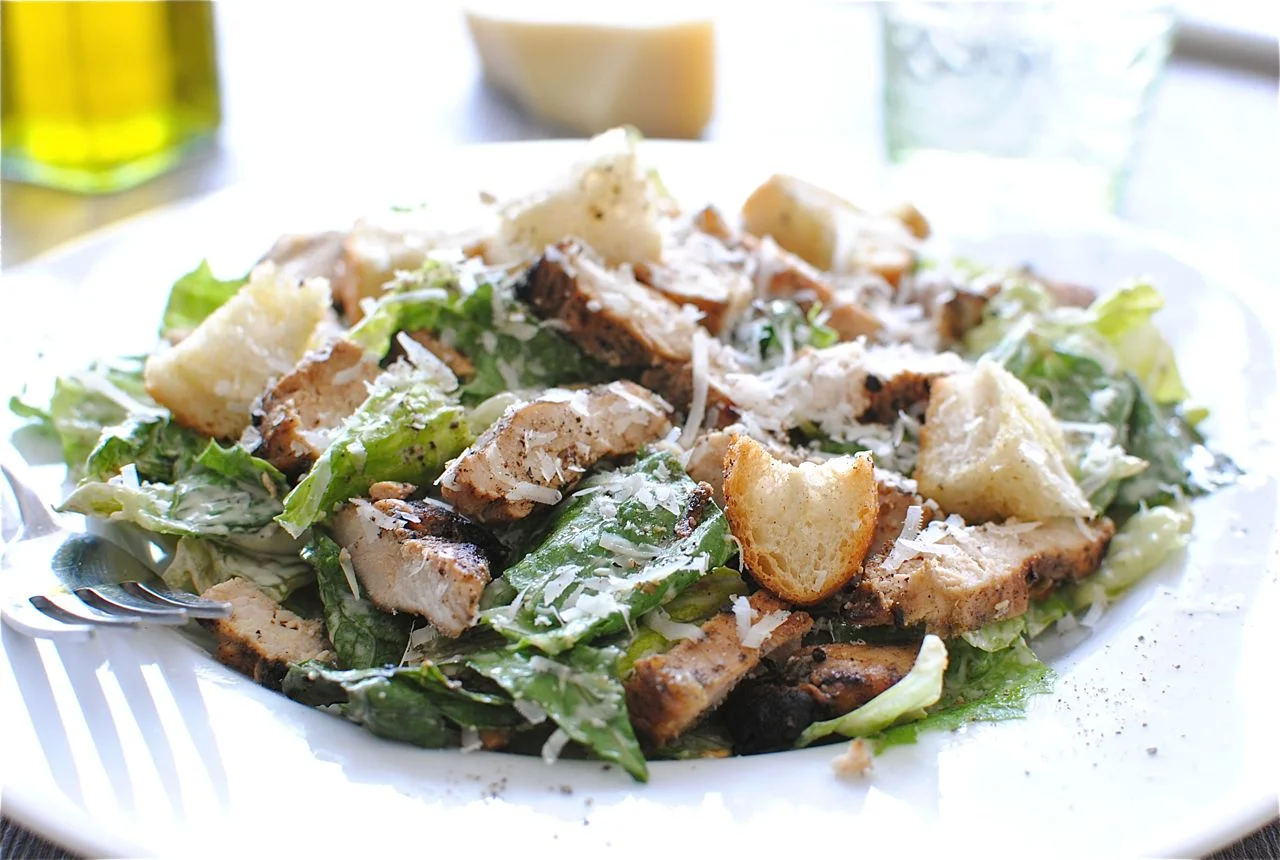 Cómo preparar una ensalada César fresca, sabrosa y clásica (5 porciones) Cómo preparar una ensalada César