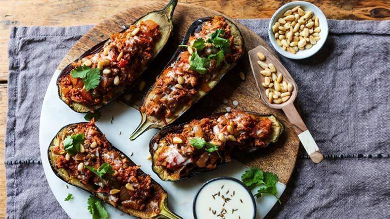 Cómo preparar el auténtico estofado de berenjena al estilo Mazandaraní (kebab).