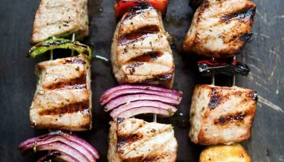 طرز تهیه کباب ماهی اوزون برون خوشمزه برای 4 نفر 11 طرز تهیه کباب ماهی اوزون برون خوشمزه عالی
