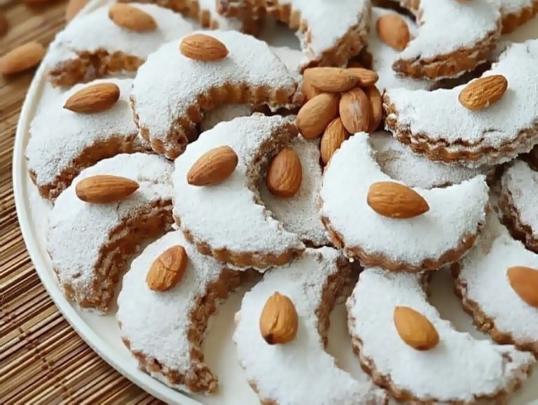 شیرینی بادامی کاوالا