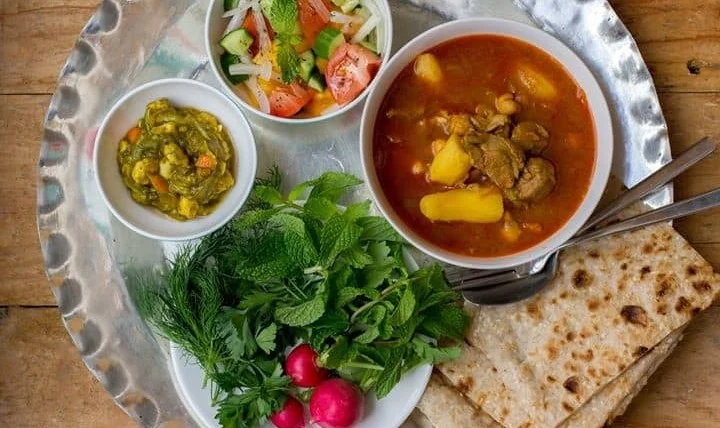 Types of local Azerbaijani foods (17 foods of East Azerbaijan Province) 4 How to make professional Tabriz stone daisy broth