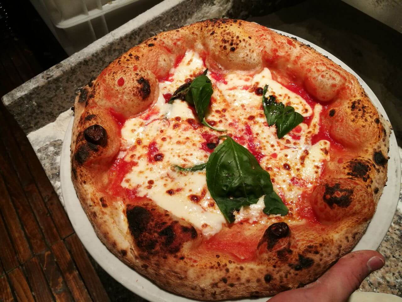 طرز تهیه پیتزا ناپولی ایتالیایی آسان برای 4 نفر