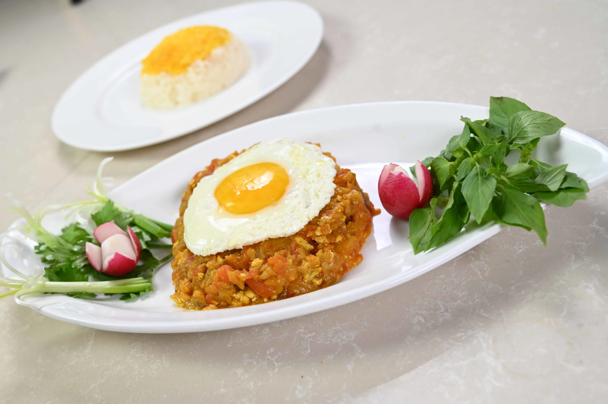 طرز تهیه میرزا قاسمی بادمجان گیلانی برای 5 نفر 5 طرز تهیه میرزا قاسمی بادمجان آسان