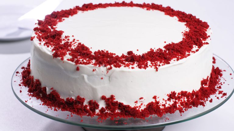 طرز تهیه کیک قرمز مخملی با پنیر خامه ای 8 نفره
