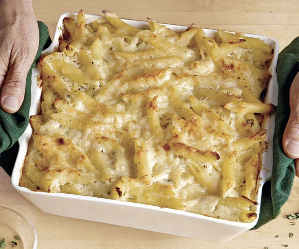 Чӣ тавр тайёр кардани макарон бо чошнии бузурги mozzarella