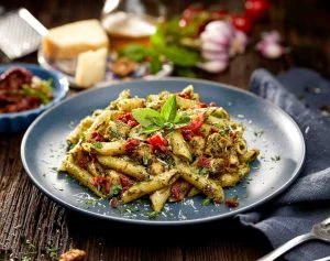 طرز تهیه پاستا پنه حرفه ای خانگی برای 4 نفر 9 پنه5