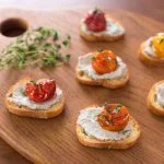 Come preparare dei deliziosi e facili canapè al formaggio per 12 persone 6 Come preparare i canapè al formaggio