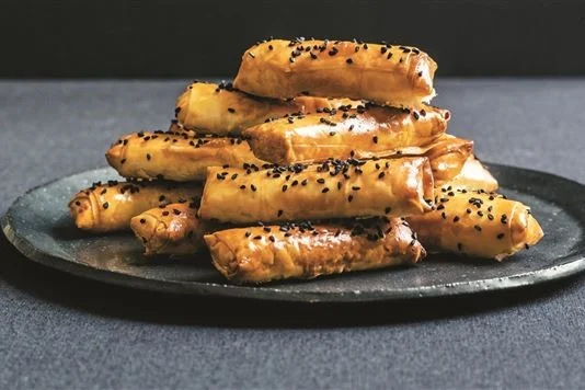 طرز تهیه شیرینی ساق عروس مجلسی برای 10 نفر 9 طرز تهیه شیرینی ساق عروس آسان