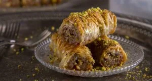 طرز تهیه شیرینی ساق عروس مجلسی برای 10 نفر 11 ساق عروس7