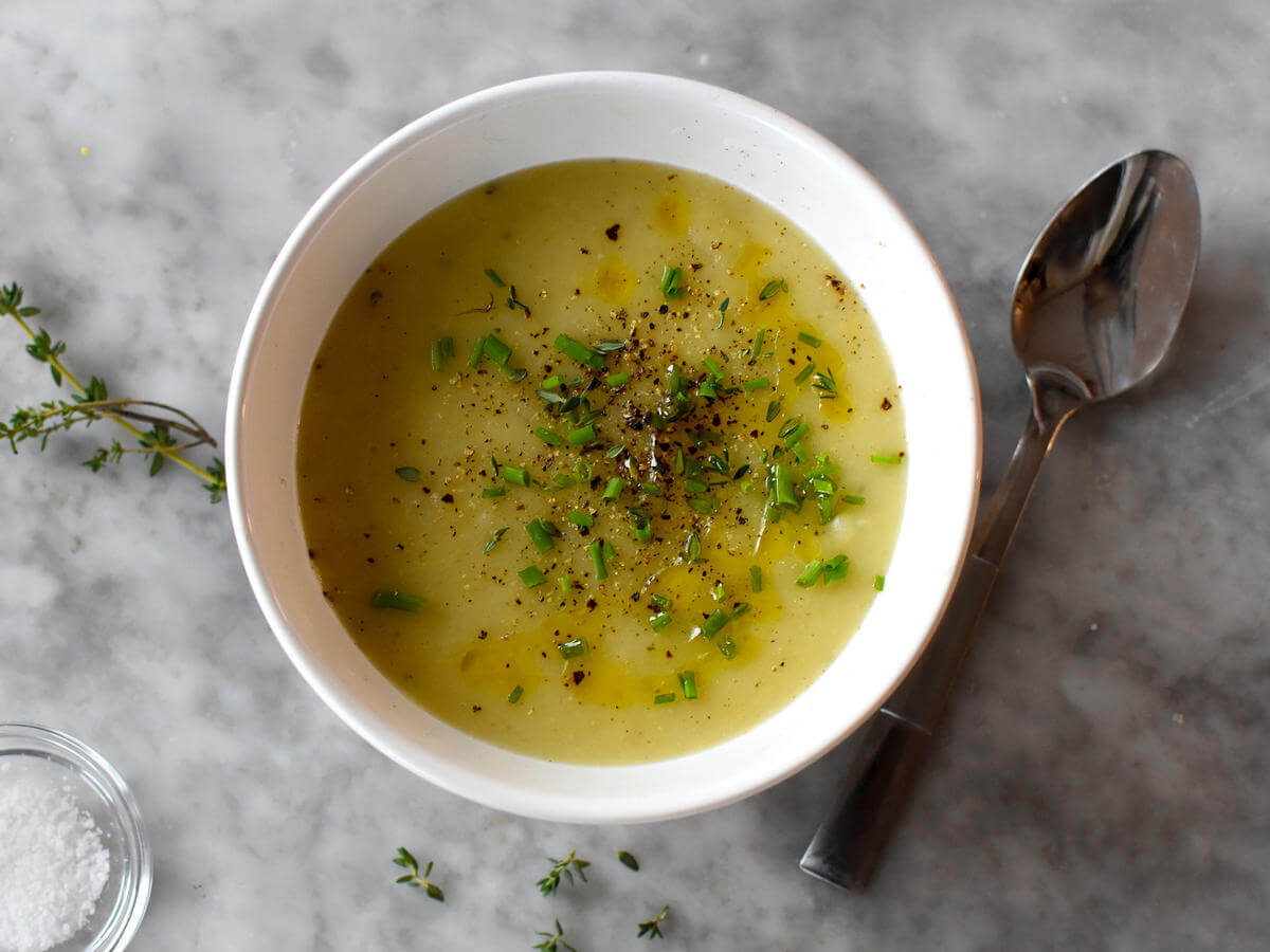 طرز تهیه سوپ تره فرنگی فرانسوی