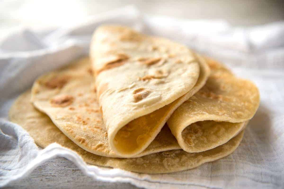 طرز تهیه نان لواش خانگی در ماهیتابه فوری