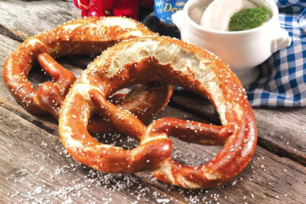 Cómo hacer pan de pretzel alemán perfecto para 12 personas (5 porciones) Cómo hacer un pan de pretzel alemán excelente y fácil