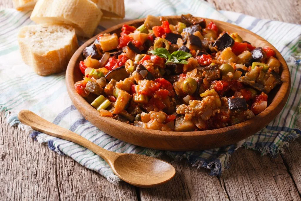 Cómo preparar una deliciosa caponata siciliana para 6 personas