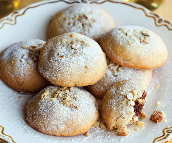 طرز تهیه کلوچه خرمایی خانگی ساده برای 4 نفر 5 طرز تهیه کلوچه خرمایی مرحله به مرحله