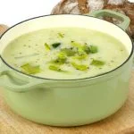 طرز تهیه سوپ پیازچه خوشمزه مجلسی برای 4 نفر 12 طرز تهیه سوپ پیازچه عالی