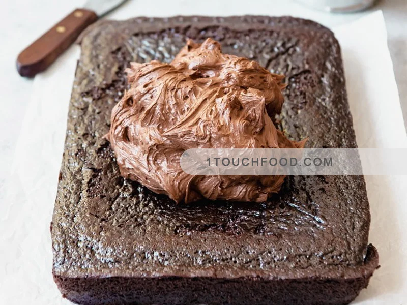 طرز تهیه کیک شکلاتی مخصوص 24 تکه 4 طرز تهیه کیک شکلاتی مخصوص مرحله به مرحله