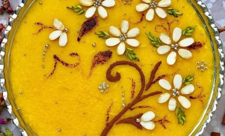 زينة طعام على شكل لهب أصفر