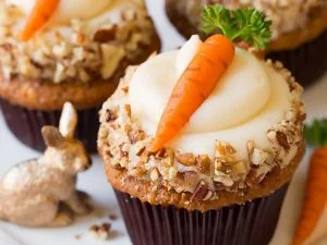 How to make carrot cupcakes with special cream cheese
