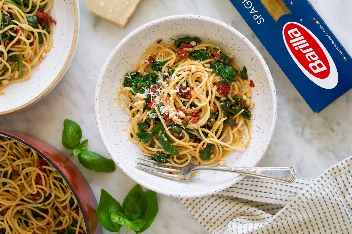 آموزش طرز تهیه اسپاگتی گوجه فرنگی و اسفناج ایتالیایی