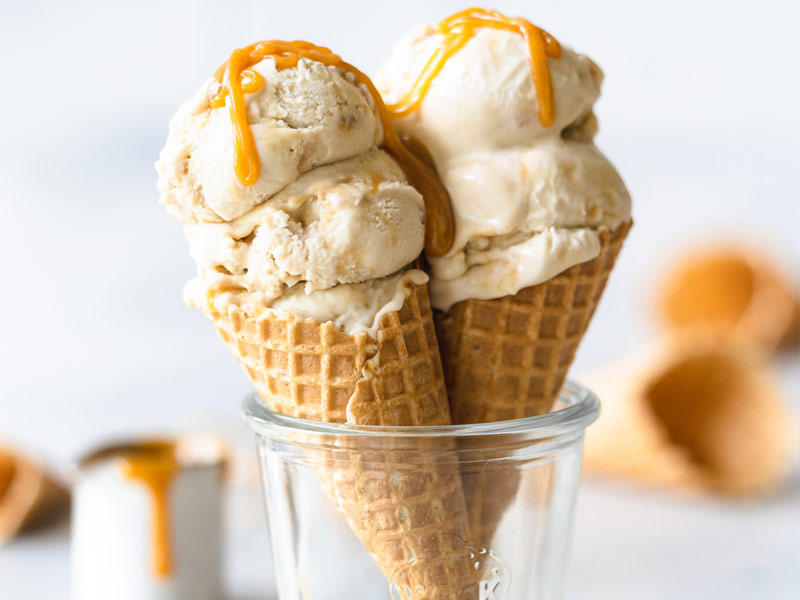 طرز تهیه بستنی کارامل نمکی ساده مخصوص