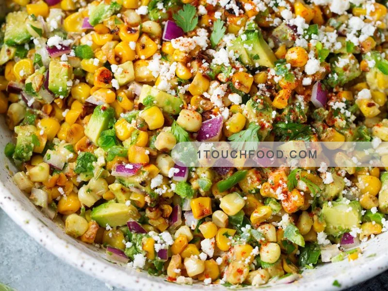 Cómo preparar ensalada de maíz mexicana con aguacate especial