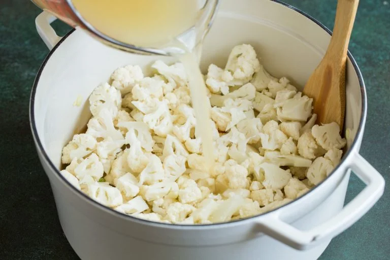 Como fazer sopa cremosa de couve-flor, passo 5