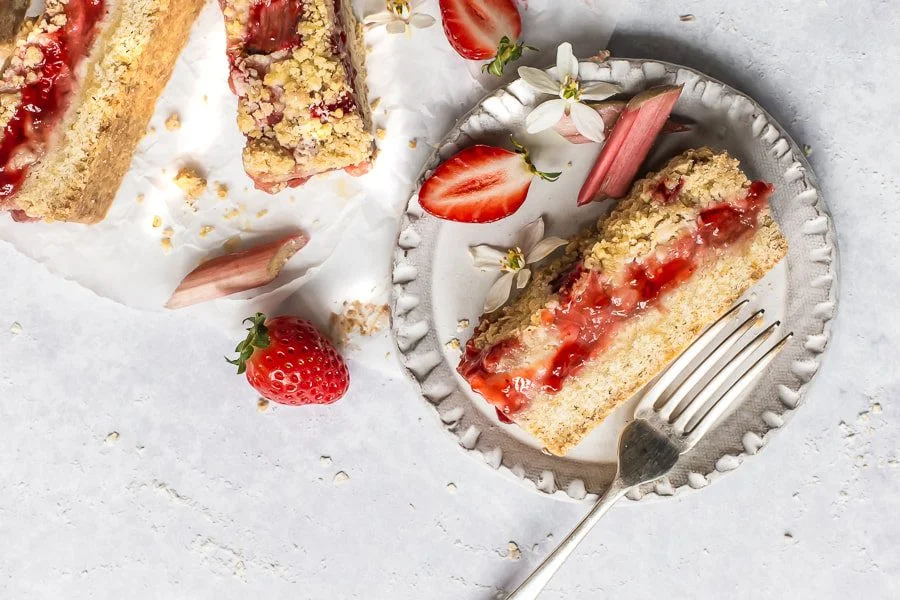 طرز تهیه شیرینی ریواس توت فرنگی 12 عددی 6 نکات مهم در تهیه شیرینی ریواس توت فرنگی