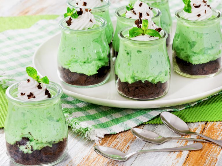 طرز تهیه موس چیز کیک نعنا خانگی