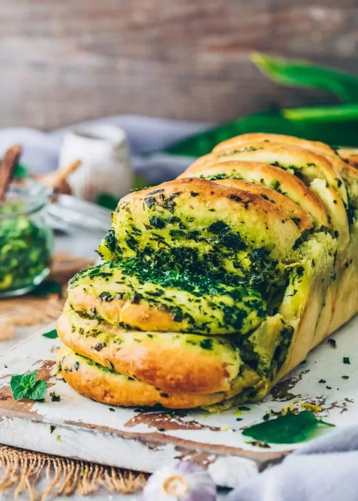 طرز تهیه نان سیر با کره گیاهی 16 تکه ای 5 ارزش غذایی نان سیر با کره گیاهی
