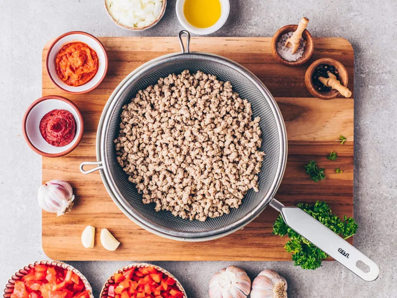 Ingredientes para preparar pizza vegetariana turca con mezcla de masala