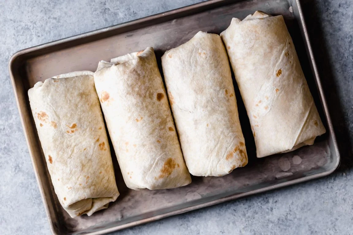 طرز تهیه پیراشکی مرغ لوله ای 6 عدد 5 آموزش طرز تهیه پیراشکی مرغ لوله ای مرحله ششم