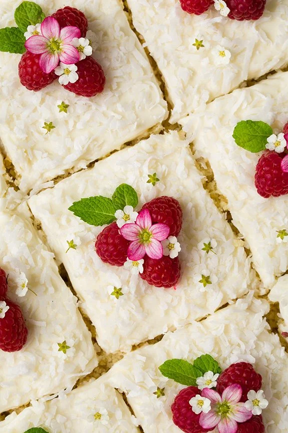 طرز تهیه کیک تخته ای نارگیلی 20 تکه 4 ارزش غذایی کیک تخته ای نارگیلی