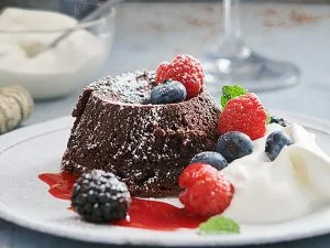 طرز تهیه کیک شکلاتی مذاب خانگی 6 عدد 8 تهیه کیک شکلاتی مذاب