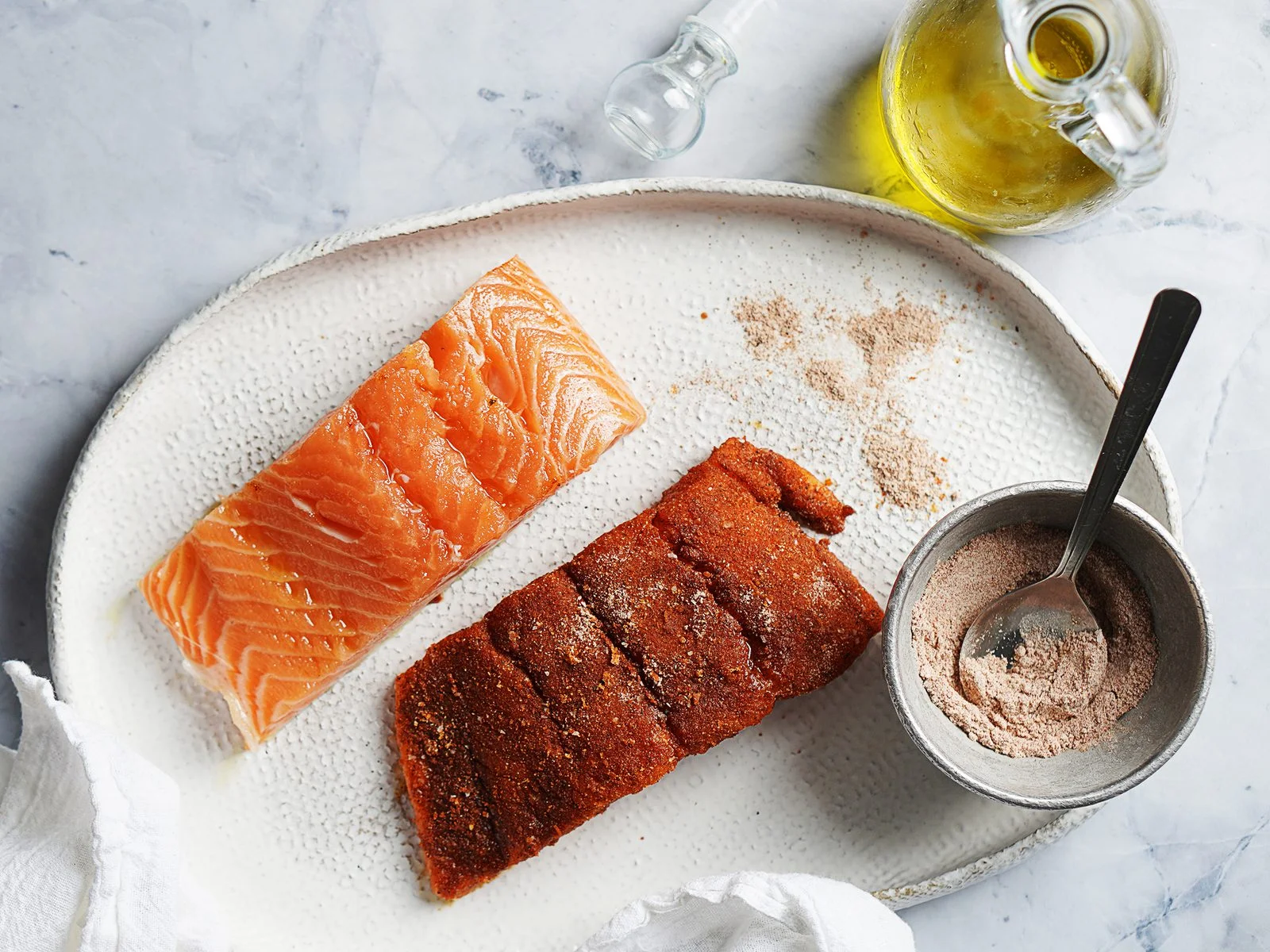 Ingredientes para preparar tacos de salmón ahumado con salsa especial