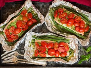 تهیه سالمون و سبزیجات ایتالیایی در فویل