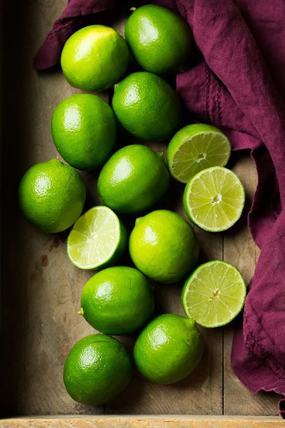 Ingredienti per preparare la limonata gassata al miele