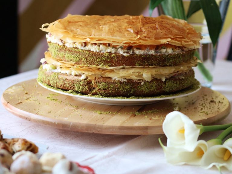 طرز تهیه کیک باقلوا ترکی خانگی