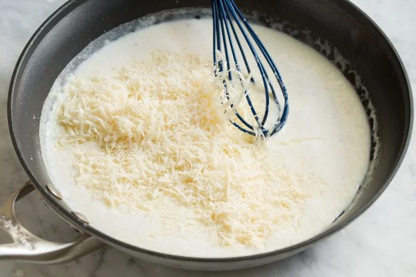 آموزش طرز تهیه سس آلفردو مرحله 3