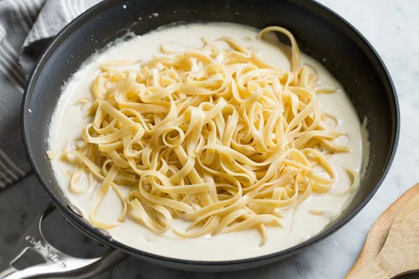 آموزش طرز تهیه سس آلفردو مرحله 4