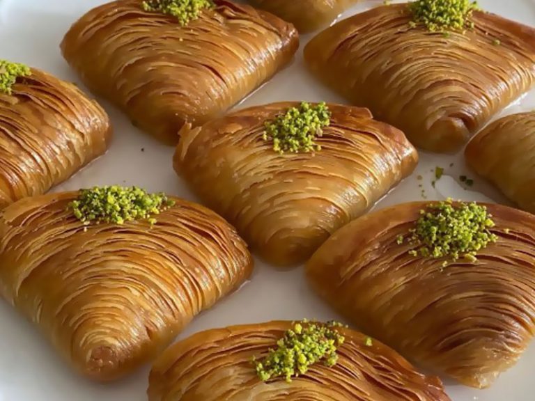 طرز تهیه شیرینی باقلوا صدفی ترکی