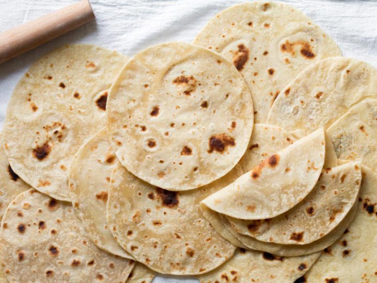 طرز تهیه نان ترتیلا گندم خانگی