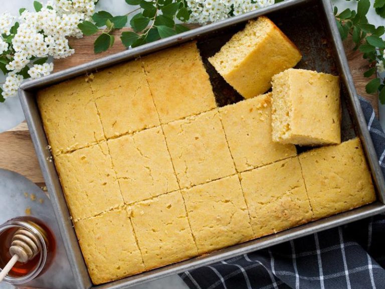 طرز تهیه نان ذرت اسفنجی خانگی
