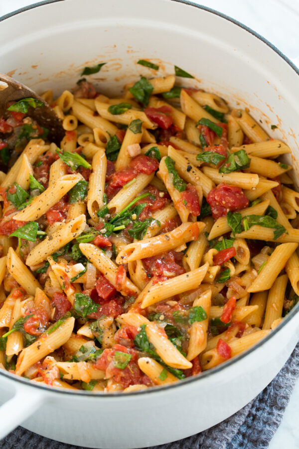ارزش غذایی پاستا ریحان و گوجه فرنگی