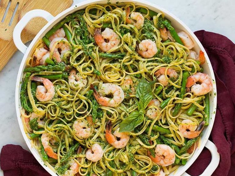 طرز تهیه پاستا پستو با میگو و مارچوبه خانگی مخصوص