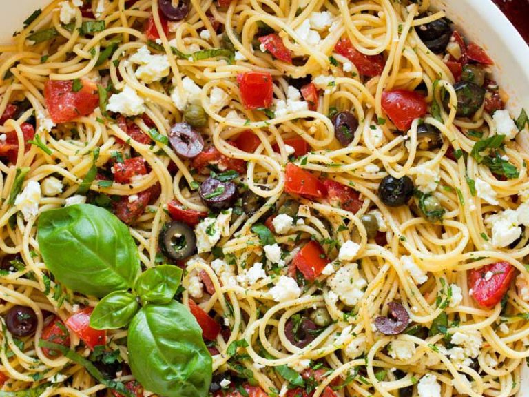 طرز تهیه پاستا یونانی سیر و زیتون خانگی